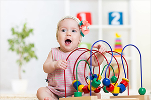6 aylık bebeklerde oyuncak seçimi nasıl yapılır